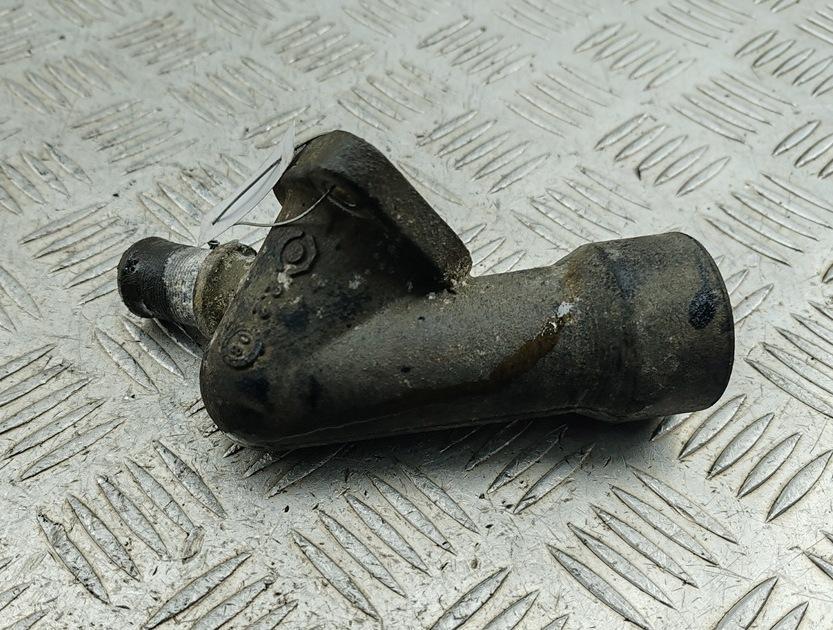 фланец (тройник) системы охлаждения Peugeot 407 2008, 2.0 л., дизель, МКПП, серый, универсал, 9655520680