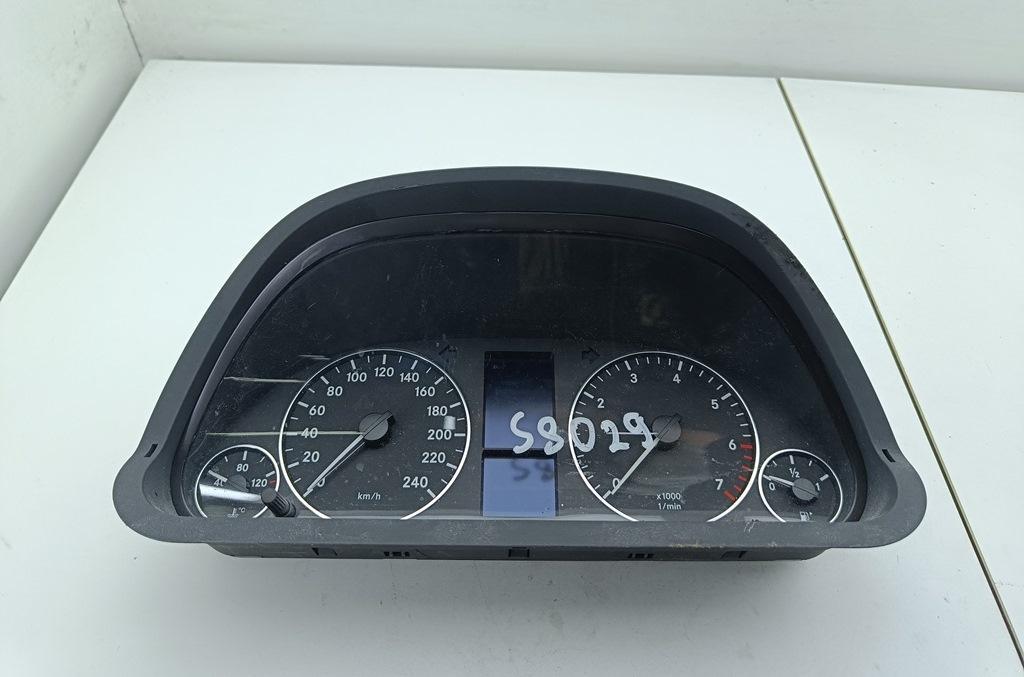 приборная панель Mercedes-Benz A-Класс W169 2005, 1.7 л., бензин, АКПП, серый, хетчбэк 5 дв., 1695401347 - фото №1