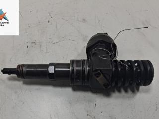 форсунка Volkswagen Passat B6 2006, 2.0 л., дизель, МКПП, красный, универсал, 038130073BQ