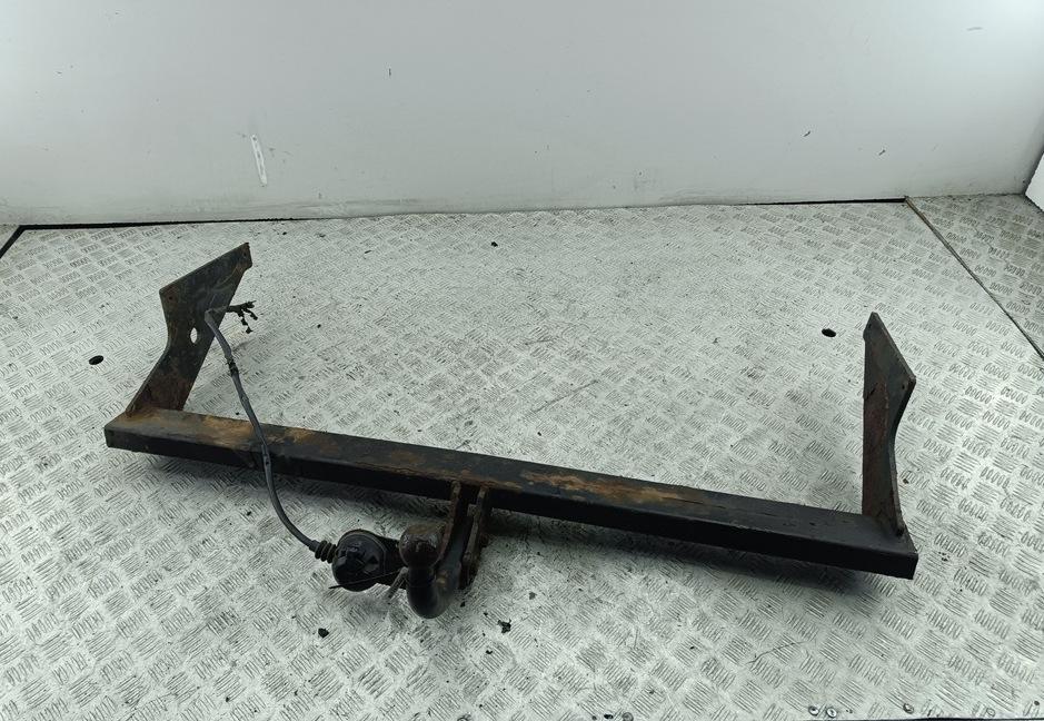 прицепное устройство (фаркоп) Ford Focus II 2009, 1.6 л., дизель, МКПП, чёрный, универсал
