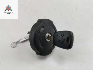 пробка топливного бака Peugeot 308 T7 2008, 1.6 л., бензин, МКПП, синий, хетчбэк 5 дв., 4257400