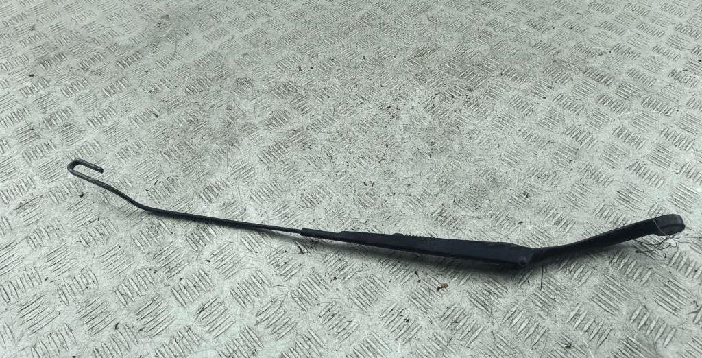 Щеткодержатель (поводок стеклоочистителя) передний Peugeot 307 2001, 1.6 л., бензин, МКПП, чёрный, хетчбэк 5 дв., 9634509280