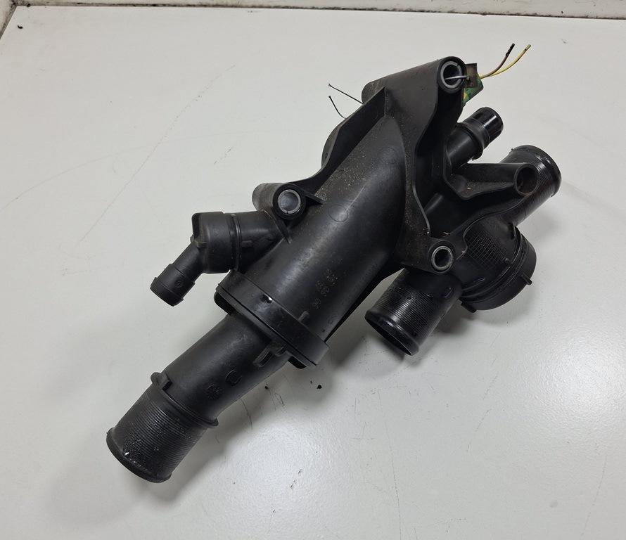 корпус термостата Peugeot 407 2006, 2.0 л., дизель, АКПП, серый, универсал, 9656182980