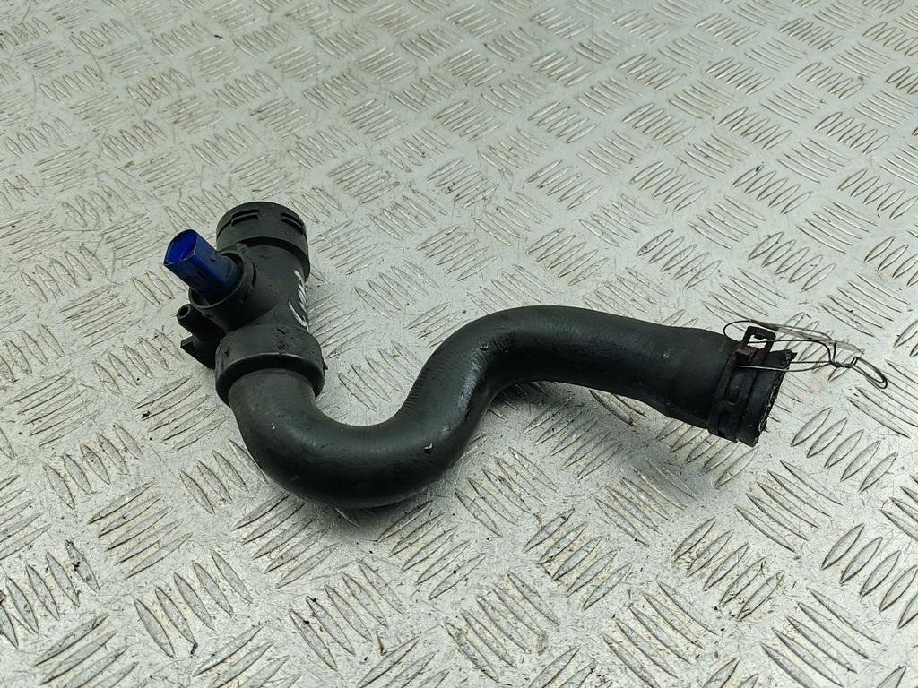 патрубок радиатора Audi A6 C5 2003, 2.5 л., дизель, 4B0121049D