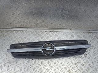 решетка радиатора Opel Meriva 1 поколение (A) 2004, красный, минивэн, 13117843