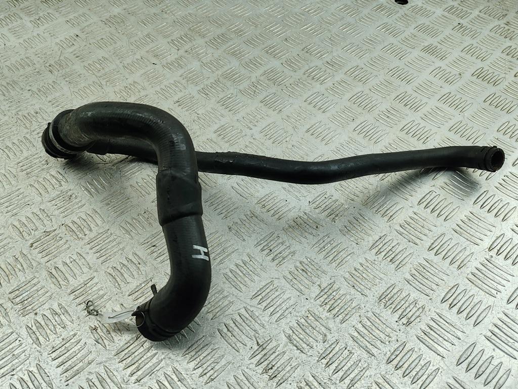 патрубок радиатора Volkswagen Passat B5 1998, 1.8 л., бензин, 8D0121055G