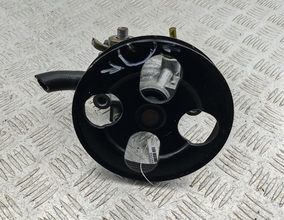 Насос гидроусилителя руля Mitsubishi Carisma 1998, 1.8 л., бензин, АКПП, серый, хетчбэк 5 дв.
