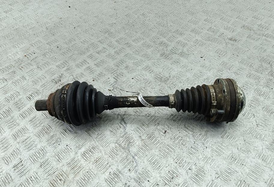 полуось передняя левая (приводной вал, ШРУС) Volkswagen Passat B6 2007, 2.0 л., дизель, МКПП, серый, универсал