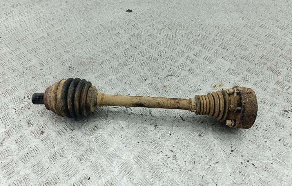 полуось передняя левая (приводной вал, ШРУС) Volkswagen Caddy 2005, 2.0 л., дизель, МКПП, белый, фургон