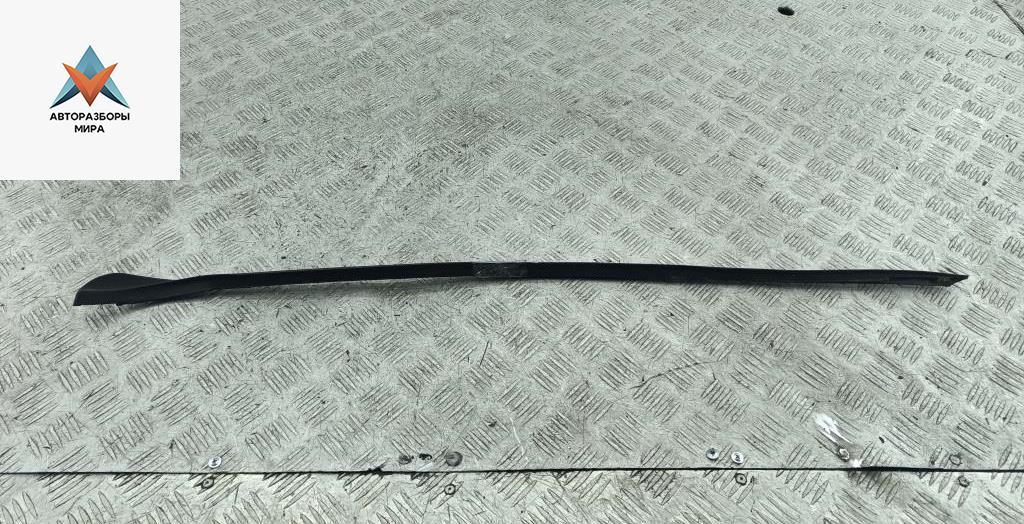 молдинг лобового стекла Volkswagen Touran 1 поколение 2004, 1.9 л., дизель, МКПП, серый, минивэн - фото №1