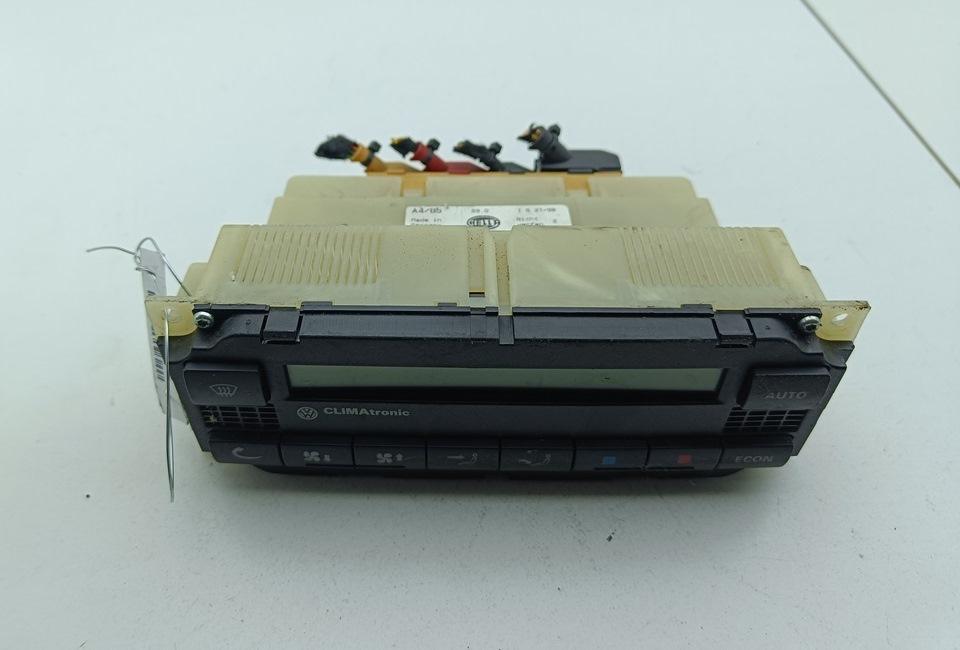 блок управления печки / климат-контроля Volkswagen Passat B5 1998, 1.8 л., бензин, МКПП, зелёный, универсал, 3B1907044A