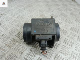 Расходомер (измеритель потока воздуха) Volkswagen Passat B4 1996, 1.9 л., дизель, МКПП, зелёный, универсал, 074906461