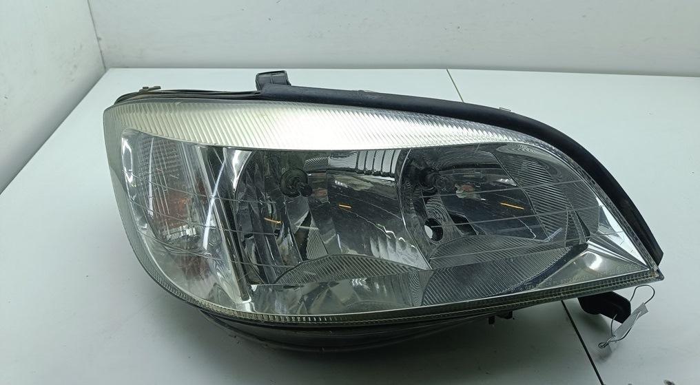фара правая Opel Zafira A 2004, 1.8 л., бензин, МКПП, чёрный, минивэн, 89100055