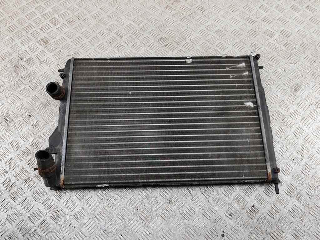 радиатор охлаждения Renault Scenic I 2001, 1.6 л., бензин, МКПП, серый, минивэн, 8200125769