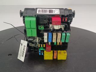 блок предохранителей Peugeot 208 1 поколение 2014, цвет, 9804848480