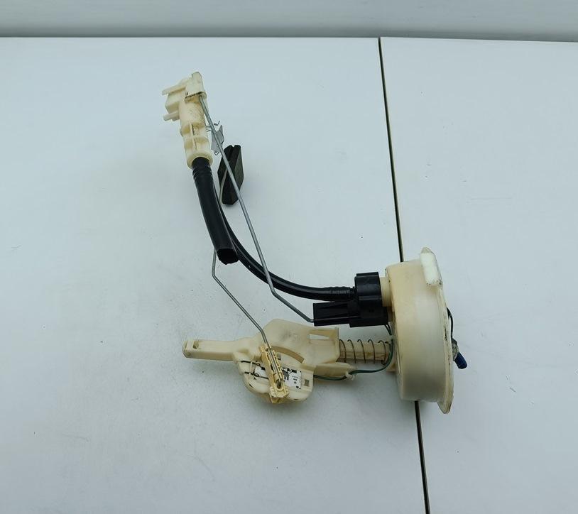 датчик уровня топлива BMW 3 серия E46 2000, 1.9 л., бензин, МКПП, чёрный, купе, 1183779 - фото №1