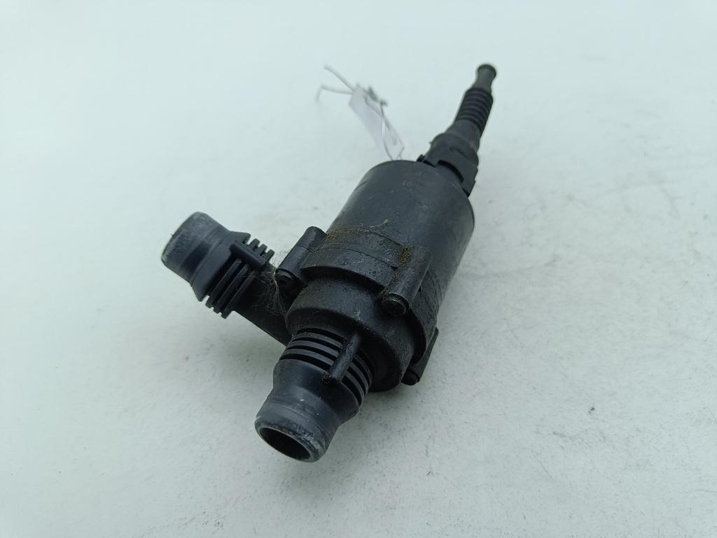Насос водяной дополнительный BMW 7 E65/E66 2002, 3.6 л., бензин, 6922699