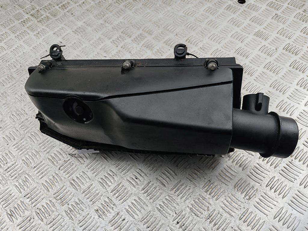 корпус воздушного фильтра Mercedes-Benz C W203 2002, 2.2 л., дизель, МКПП, серый, седан, 6110901601, 6110902301
