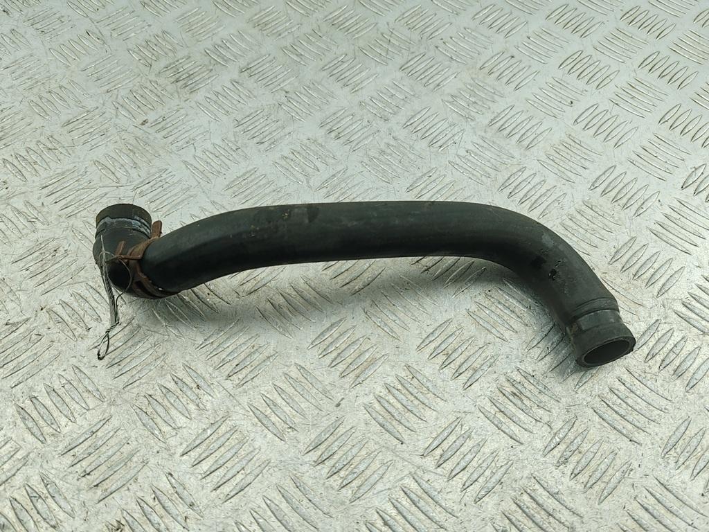 патрубок отопителя (печки) Audi 80 B4 1991, 2.0 л., бензин, 048121053A