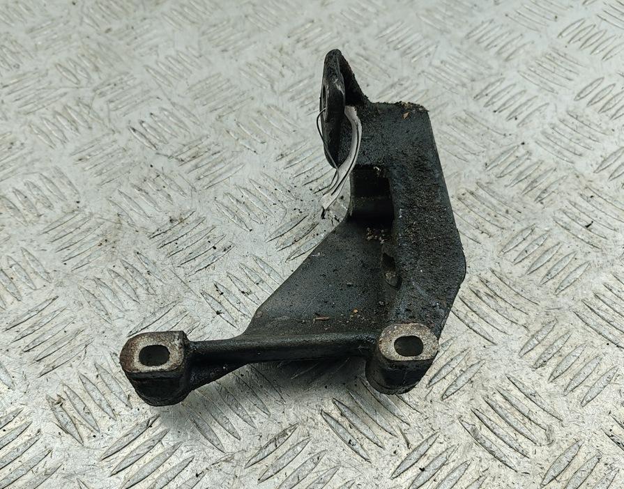 кронштейн гидроусилителя Audi 80 8C/B4 1991, 2.0 л., бензин, МКПП, белый, седан, 026145531 - фото №1