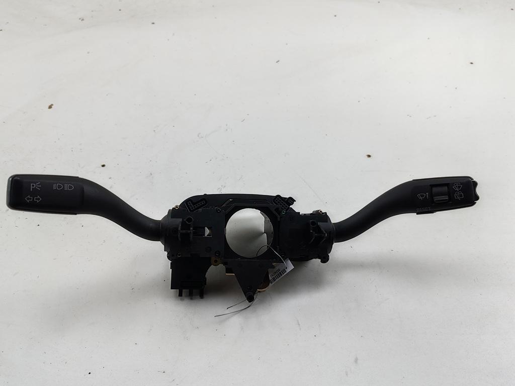 переключатель подрулевой Audi A4 B6 2002, 1.9 л., дизель, МКПП, серый, универсал, 8E0953549F
