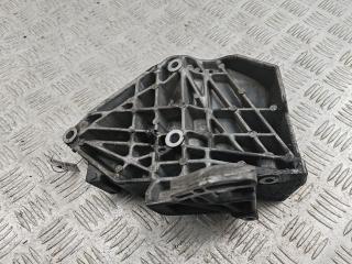 кронштейн компрессора кондиционера Audi A6 4B/C5 1998, 1.8 л., бензин, МКПП, серый, седан, 06B260885
