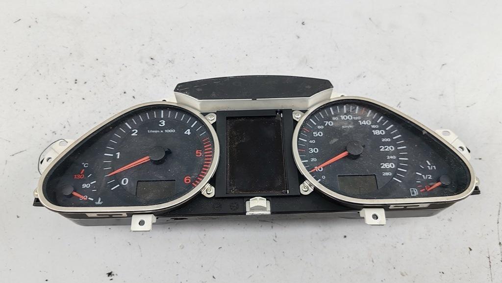 приборная панель Audi A6 C6 2005, 3.0 л., дизель, АКПП, серый, седан, 4F0920900S