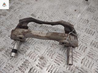 скоба суппорта Mercedes-Benz Vito-2 / Viano W639 2010, 3.0 л., дизель, АКПП, красный, микроавтобус