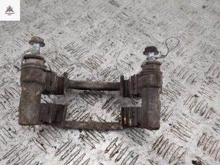 скоба суппорта Mercedes-Benz Vito-2 / Viano W639 2010, 3.0 л., дизель, АКПП, красный, микроавтобус