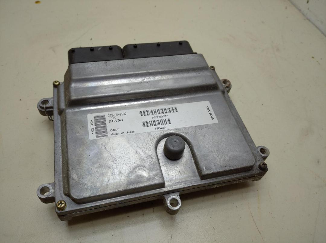 ЭБУ Volvo S40 / V50 2004, 2.4 л., бензин, МКПП, серый, универсал, P30650677