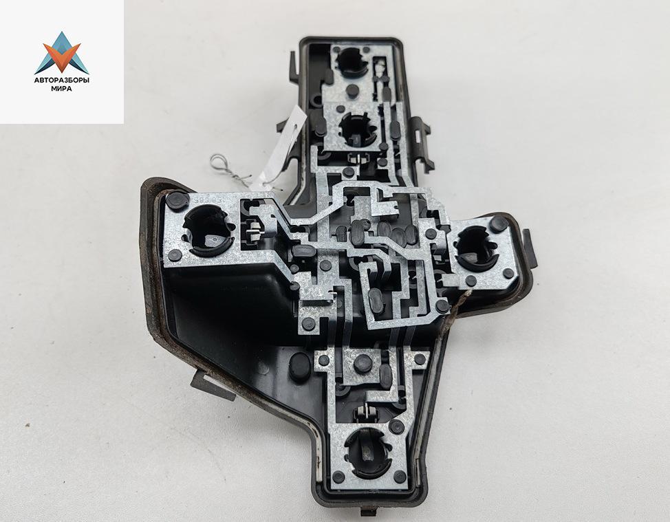 панель заднего левого фонаря Volkswagen Touran 1 поколение 2005, 2.0 л., бензин, МКПП, серый, минивэн, 1T0945257D - фото №1