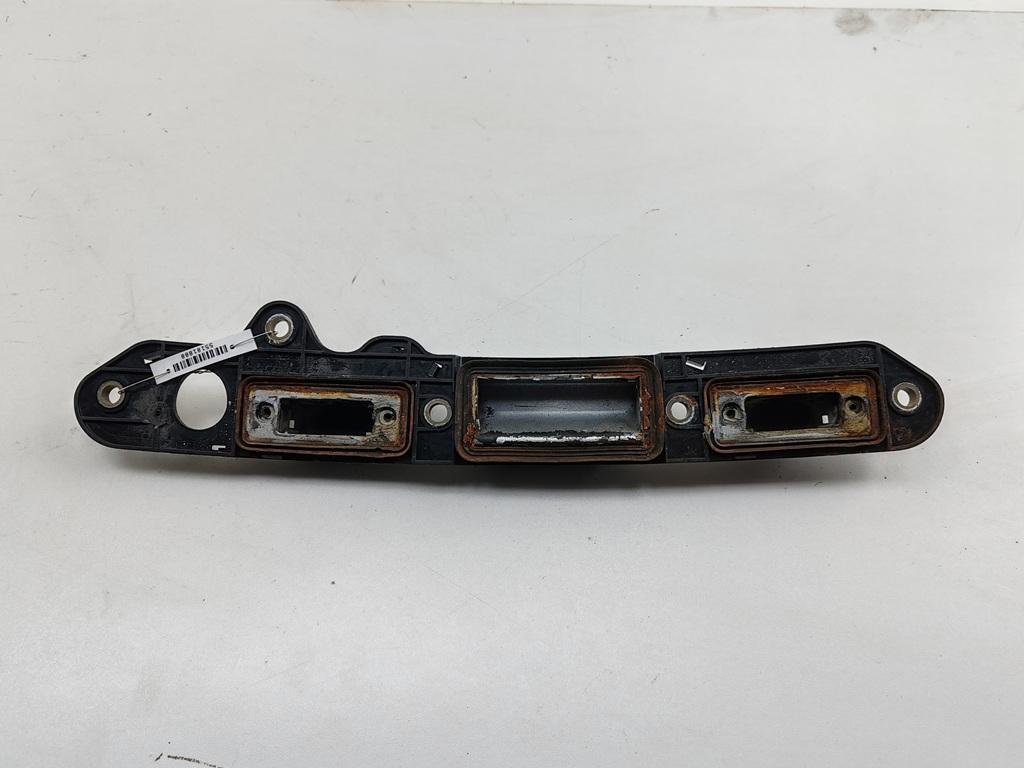 кнопка открытия багажника Volkswagen Touran 2005, 2.0 л., бензин, МКПП, серый, минивэн, 1T0827574