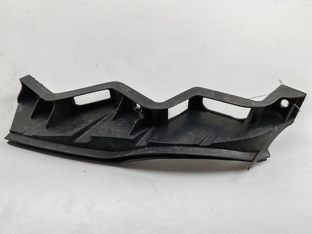 кронштейн переднего бампера Volkswagen Passat B6 2008, 2.0 л., дизель, МКПП, чёрный, универсал, 3C0807890 - фото №1