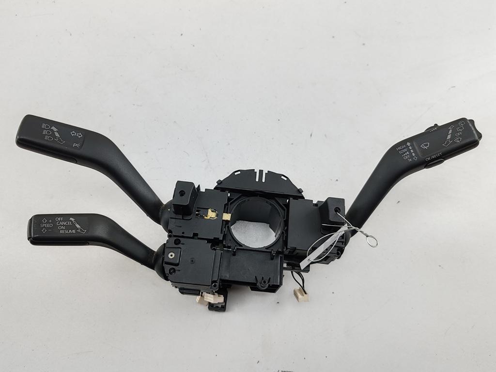 переключатель подрулевой Volkswagen Passat B6 2007, 2.0 л., дизель, МКПП, серый, универсал, 3C9953513S