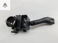 переключатель поворотов Volkswagen Golf 4 поколение 1999, 1.6 л., бензин, АКПП, серый, хетчбэк 5 дв., 8L0953513G - фото №3