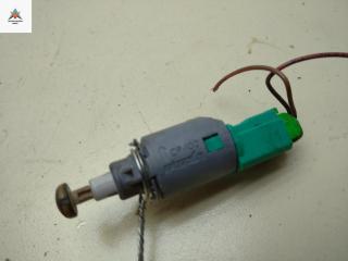 Датчик (включатель) стоп-сигнала Opel Vivaro A 2004, 1.9 л., дизель, МКПП, белый, микроавтобус, 8200168240