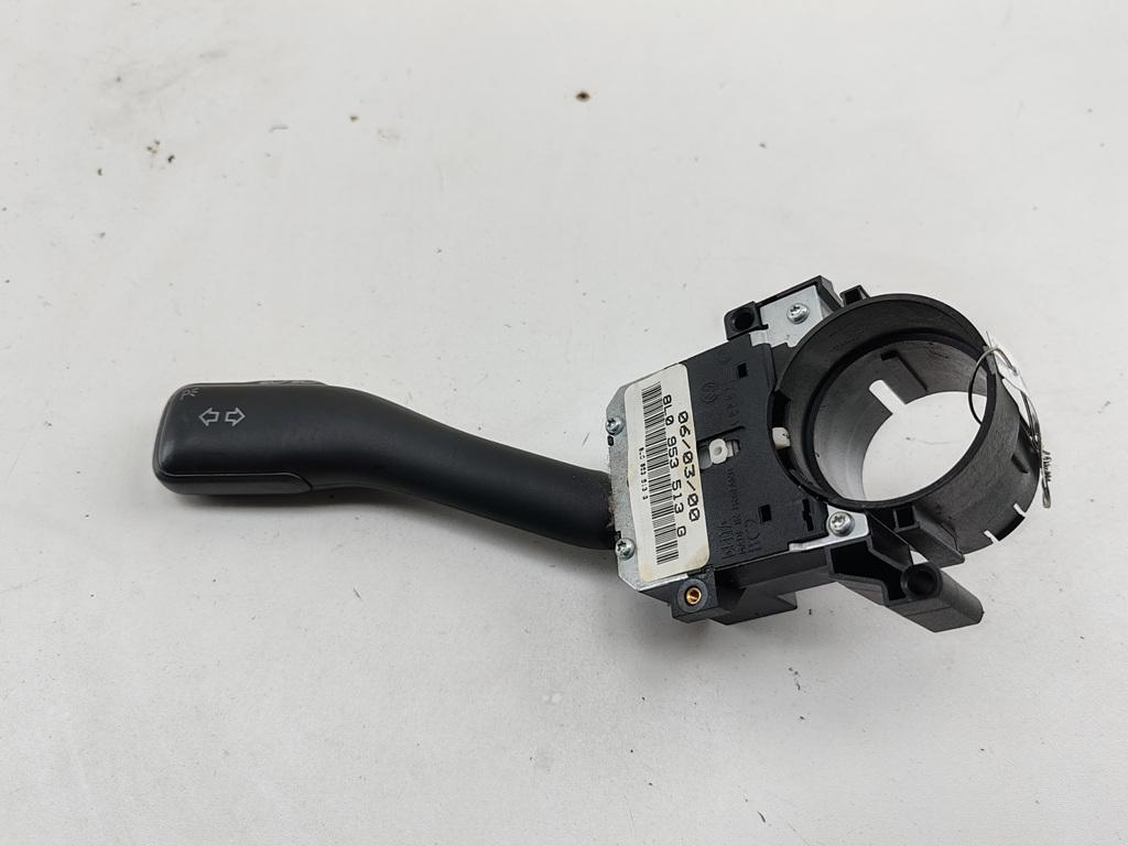 переключатель поворотов Volkswagen Bora 2000, 2.0 л., бензин, МКПП, синий, универсал, 8L0953513G