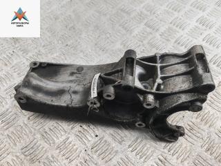 кронштейн генератора Volkswagen Golf 3 поколение 1992, 1.6 л., бензин, МКПП, красный, хетчбэк 5 дв., 032145169H