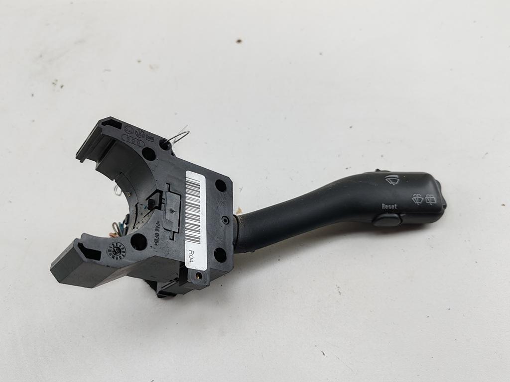 переключатель дворников Volkswagen Golf 4 поколение 2002, 2.0 л., бензин, МКПП, серый, универсал, 4B0953503H - фото №1