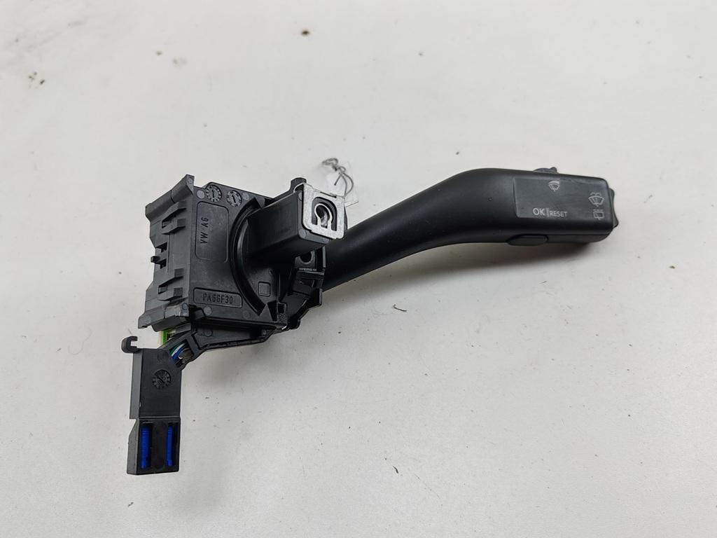 переключатель дворников Volkswagen Golf 5 поколение 2006, 1.4 л., бензин, МКПП, синий, хетчбэк 5 дв., 1K0953519A - фото №1