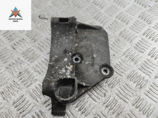 кронштейн генератора Volkswagen Golf 3 поколение 1997, 1.8 л., бензин, АКПП, серый, хетчбэк 3 дв., 028903143AD