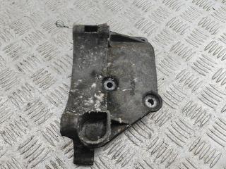 кронштейн генератора Volkswagen Golf 3 поколение 1997, 1.8 л., бензин, АКПП, серый, хетчбэк 3 дв., 028903143AD