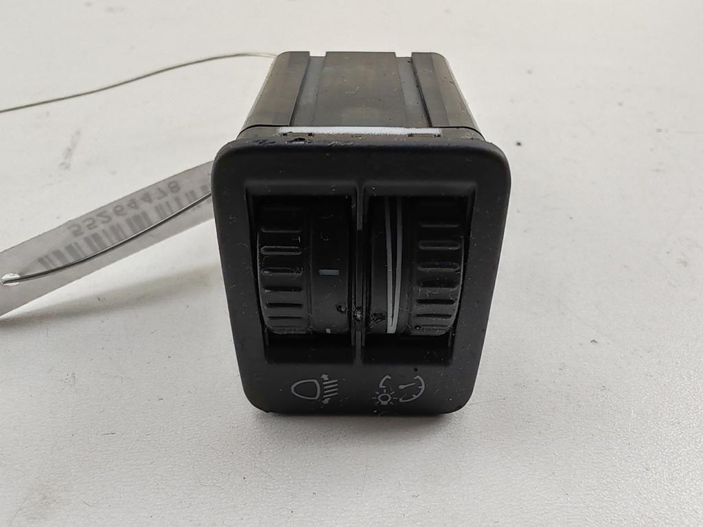 кнопка корректора фар Volkswagen Passat B6 2006, 2.0 л., бензин, МКПП, серый, седан