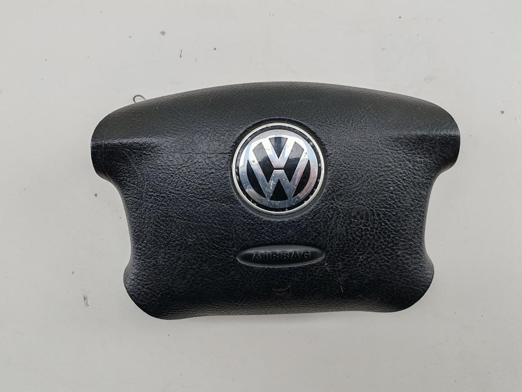 подушка безопасности водителя Volkswagen Passat B5 1999, 1.6 л., бензин, МКПП, синий, универсал, 3B0880201AE