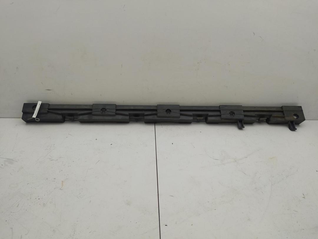 кронштейн (крепление) Mercedes-Benz M-Class ML W164 2006, 4.0 л., дизель, АКПП, чёрный, внедорожник 5 дв., 1646982827