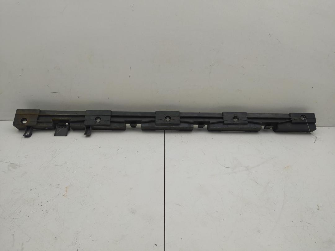 кронштейн (крепление) Mercedes-Benz M-Class ML W164 2006, 4.0 л., дизель, АКПП, чёрный, внедорожник 5 дв., 1646982727 - фото №1