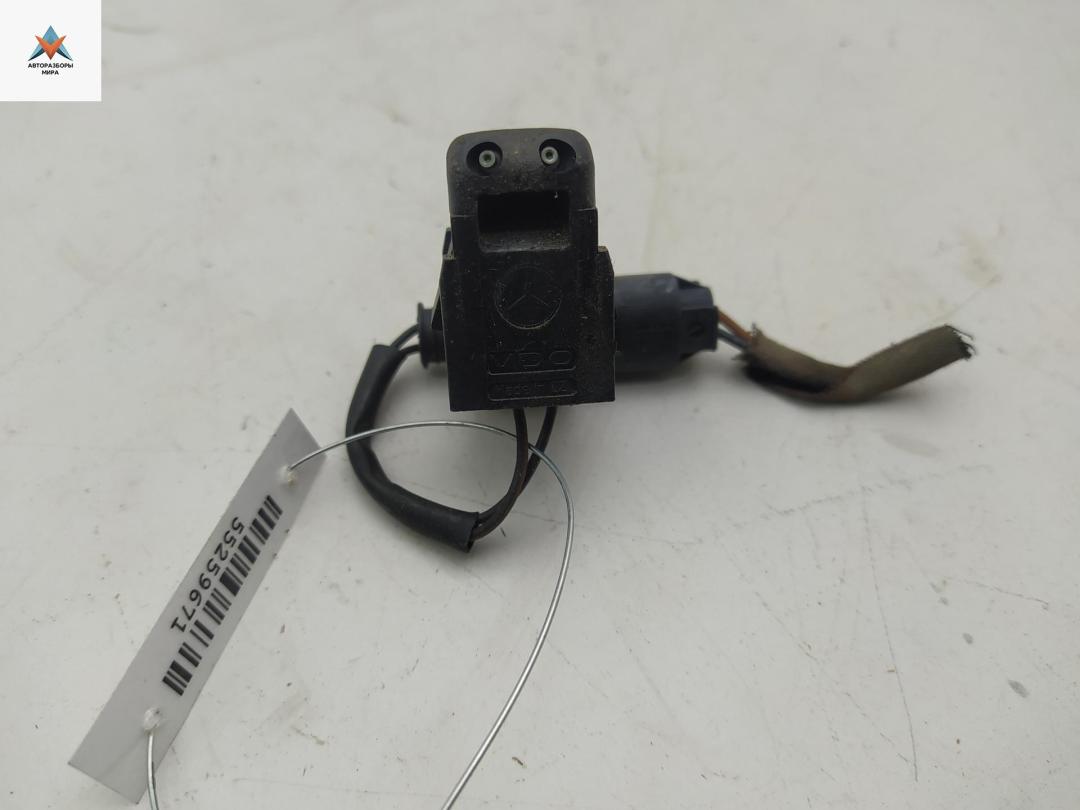 форсунка омывателя лобового стекла Mercedes-Benz S-Класс W220 2000, 3.2 л., дизель, АКПП, серый, седан - фото №1