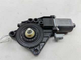 моторчик стеклоподъемника передний правый Hyundai i30 2009, 1.4 л., бензин, МКПП, чёрный, хетчбэк 5 дв., 82460-2R000