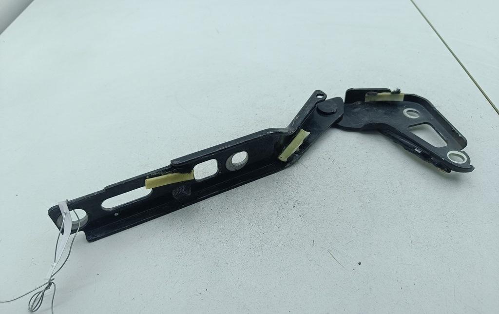 петля капота правая Audi Q7 4L 2011, чёрный, внедорожник 5 дв., 4L0823302