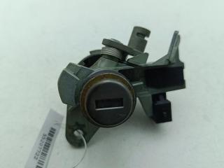 Личинка замка багажника Audi A4 B7 2004, 2.0 л., бензин, МКПП, синий, седан, 8E0827573